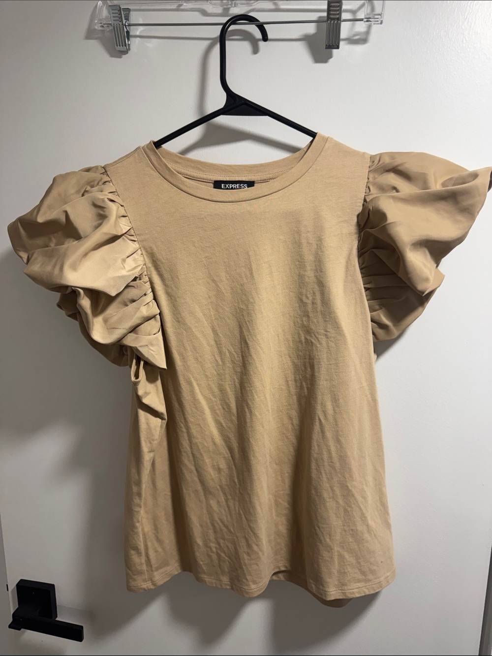 Express Women's Puff Sleeve Top in Tan